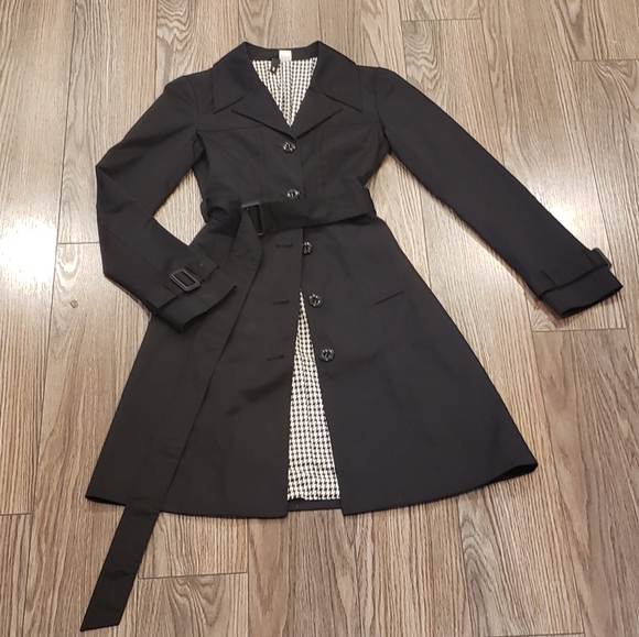 Beautiful Black Trenchcoat - Picture 1 of 3